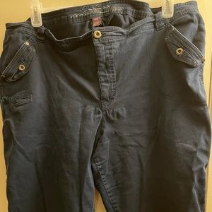 Gloria Vanderbilt women’s 20w Bermuda Shorts